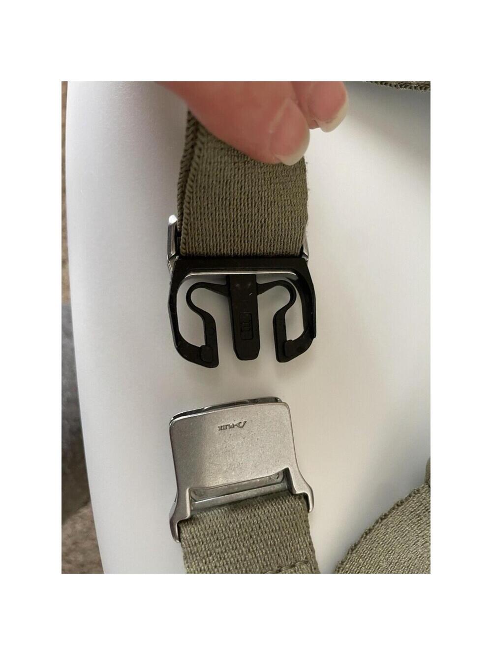 Athleta Kinetic Waist Bag Fanny Pack Belt Bag Shadow Olive Green Adjustable - Picture 10 of 14